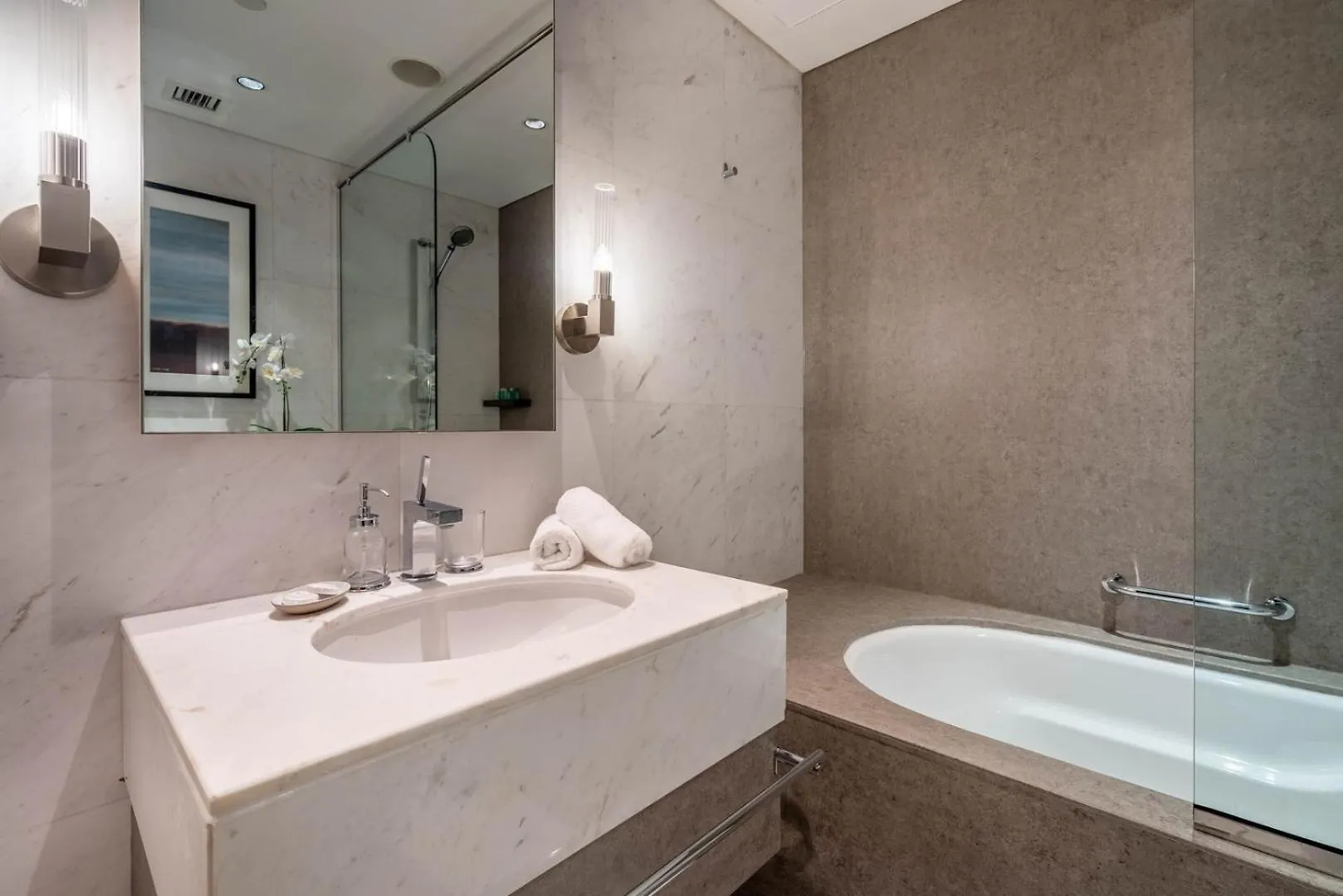 Guestready Holiday Homes - Downtown Dubai Delight
