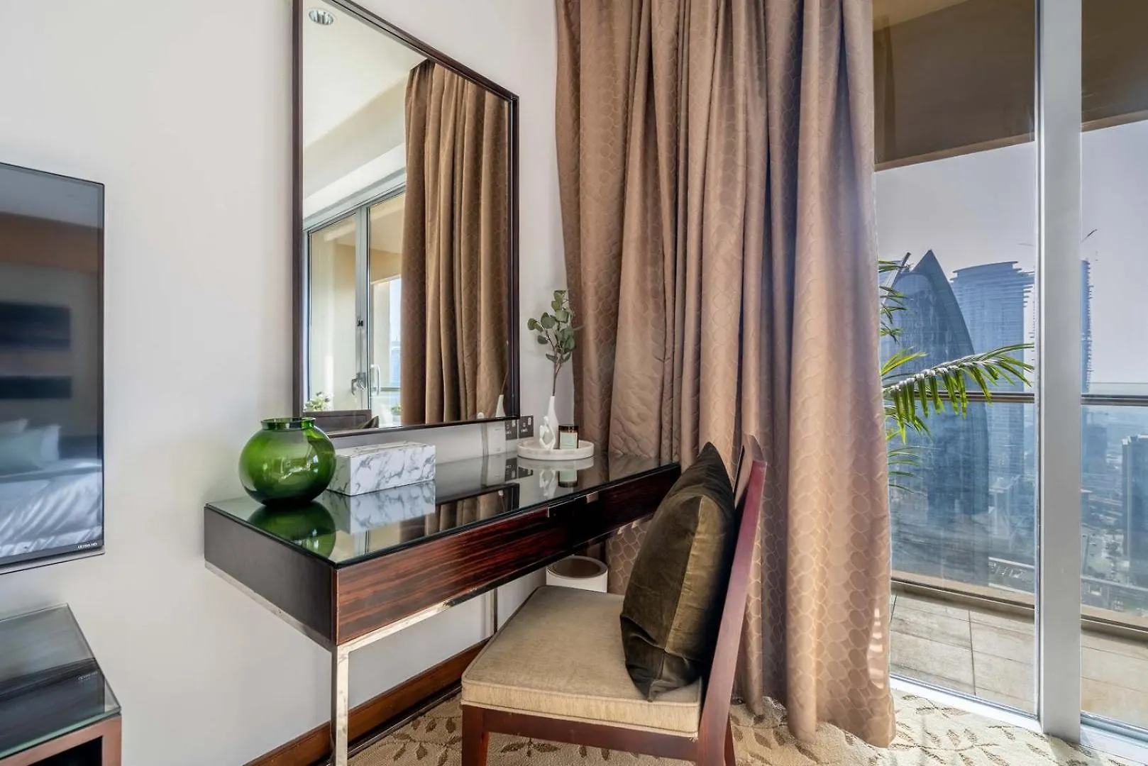 Guestready Holiday Homes - Downtown Dubai Delight