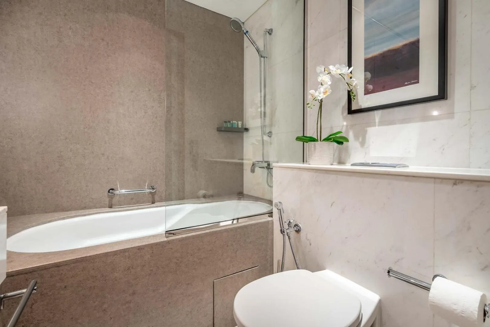 Guestready Holiday Homes - Downtown Dubai Delight Apartment